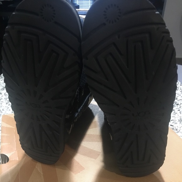 Sequin Black UGG boots - Fashion at its best - Picture 4 of 6